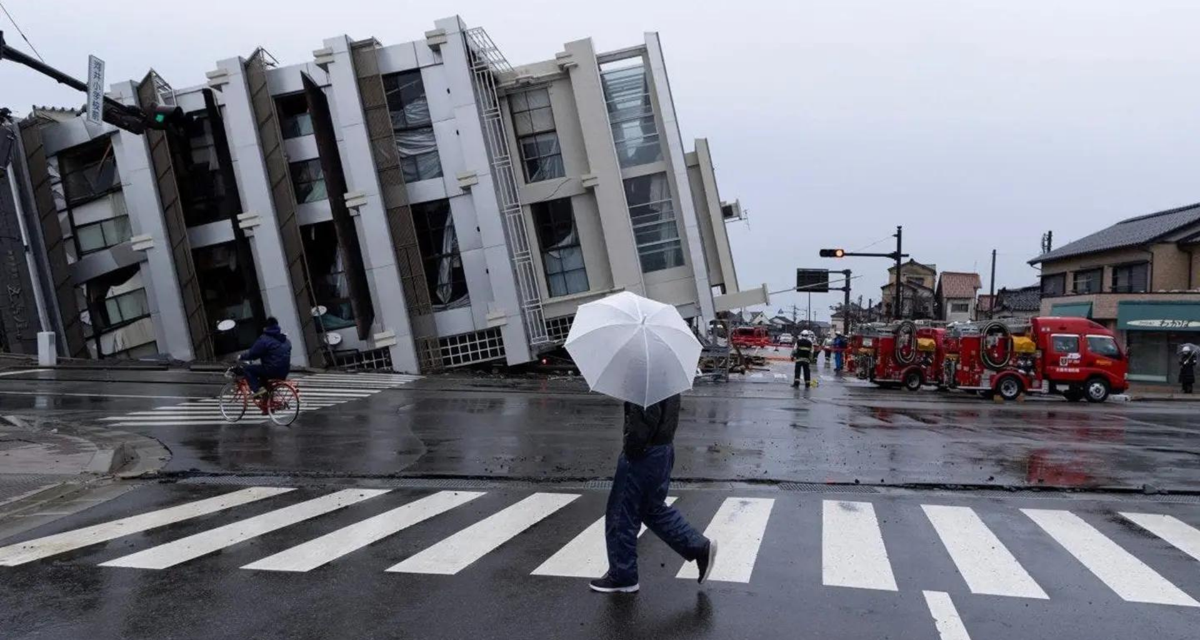 Japonya’da depremin ardından şoke eden uydu fotoğrafı!